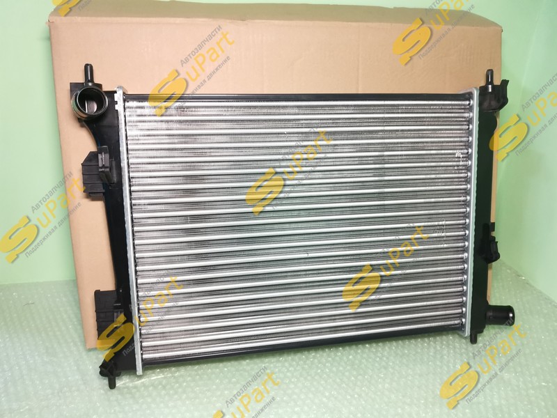 Радиатор охлаждения ДВС Solaris (2010-2016) Rio (2011-2017) механика / YOKOMITSU